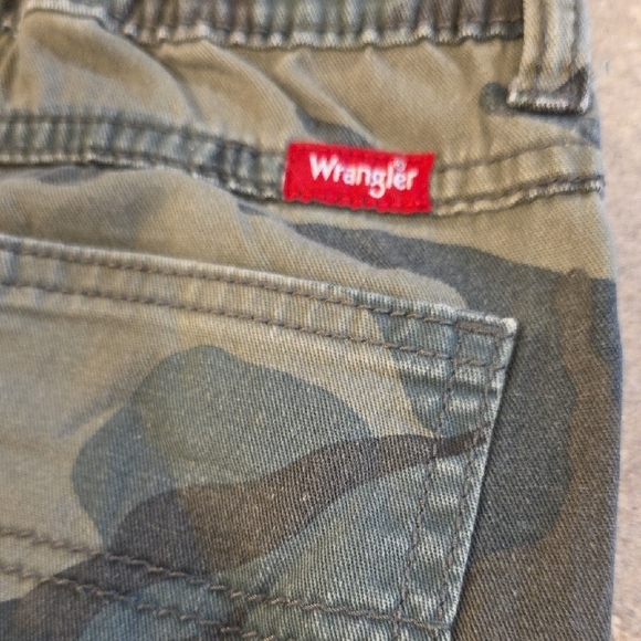 (J43) Wrangler Sz 5 Regular Kids Camouflage Joggers - Picture 6 of 7